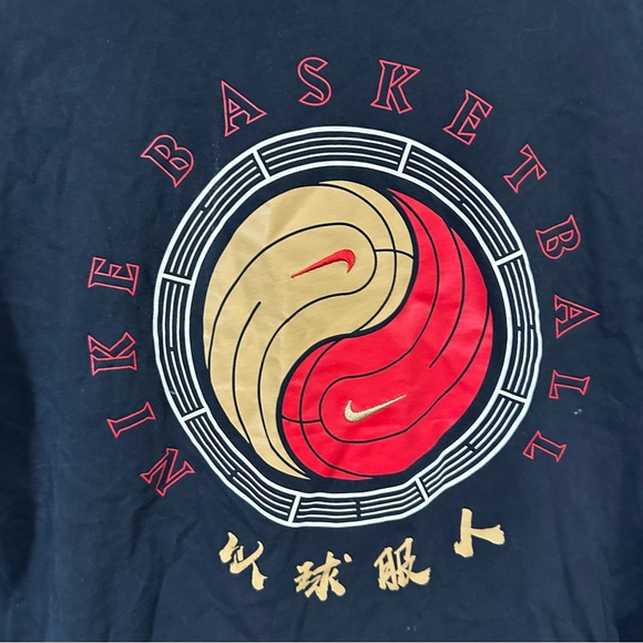 Nike basketball tee shirt - Picture 2 of 4